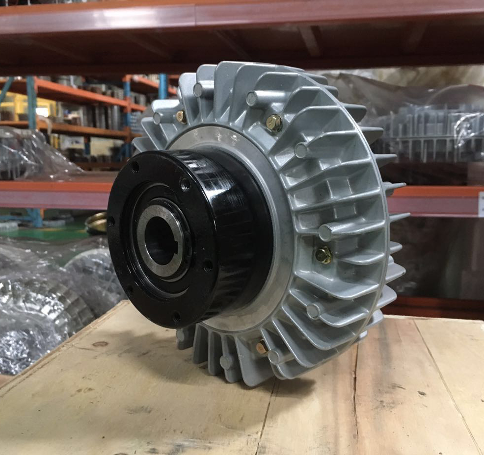 磁粉離合器跟張力控制器如何一起使用？